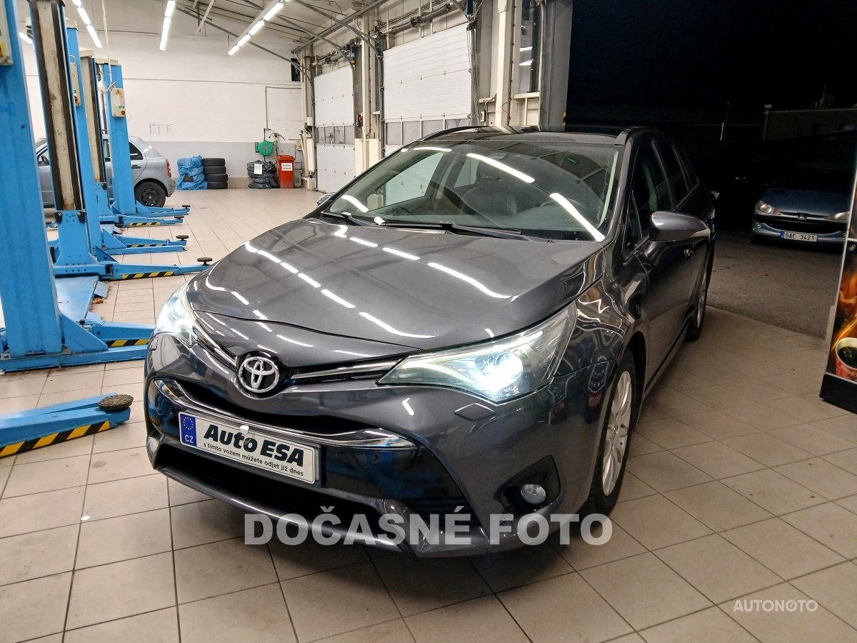 Toyota Avensis, 2016 - celkový pohled