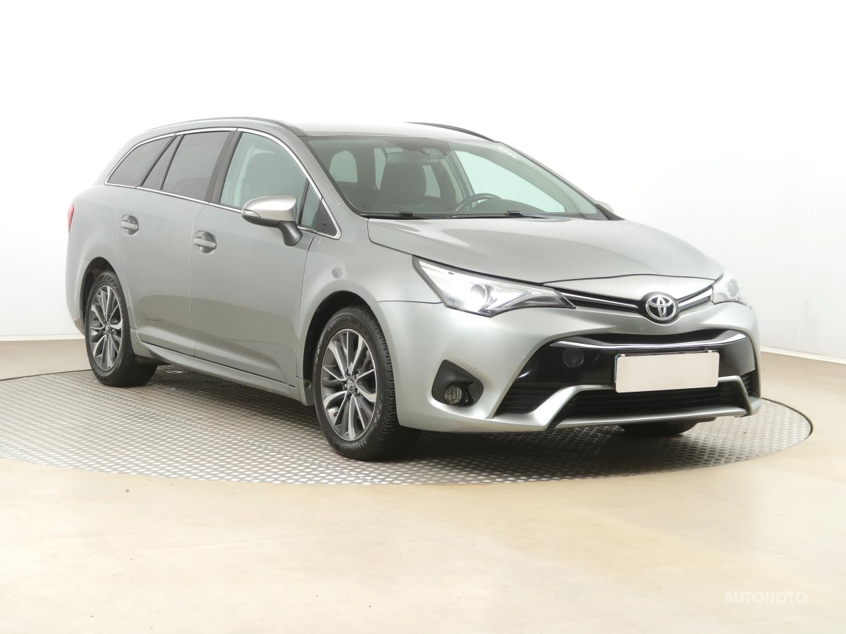 Toyota Avensis, 2016 - celkový pohled