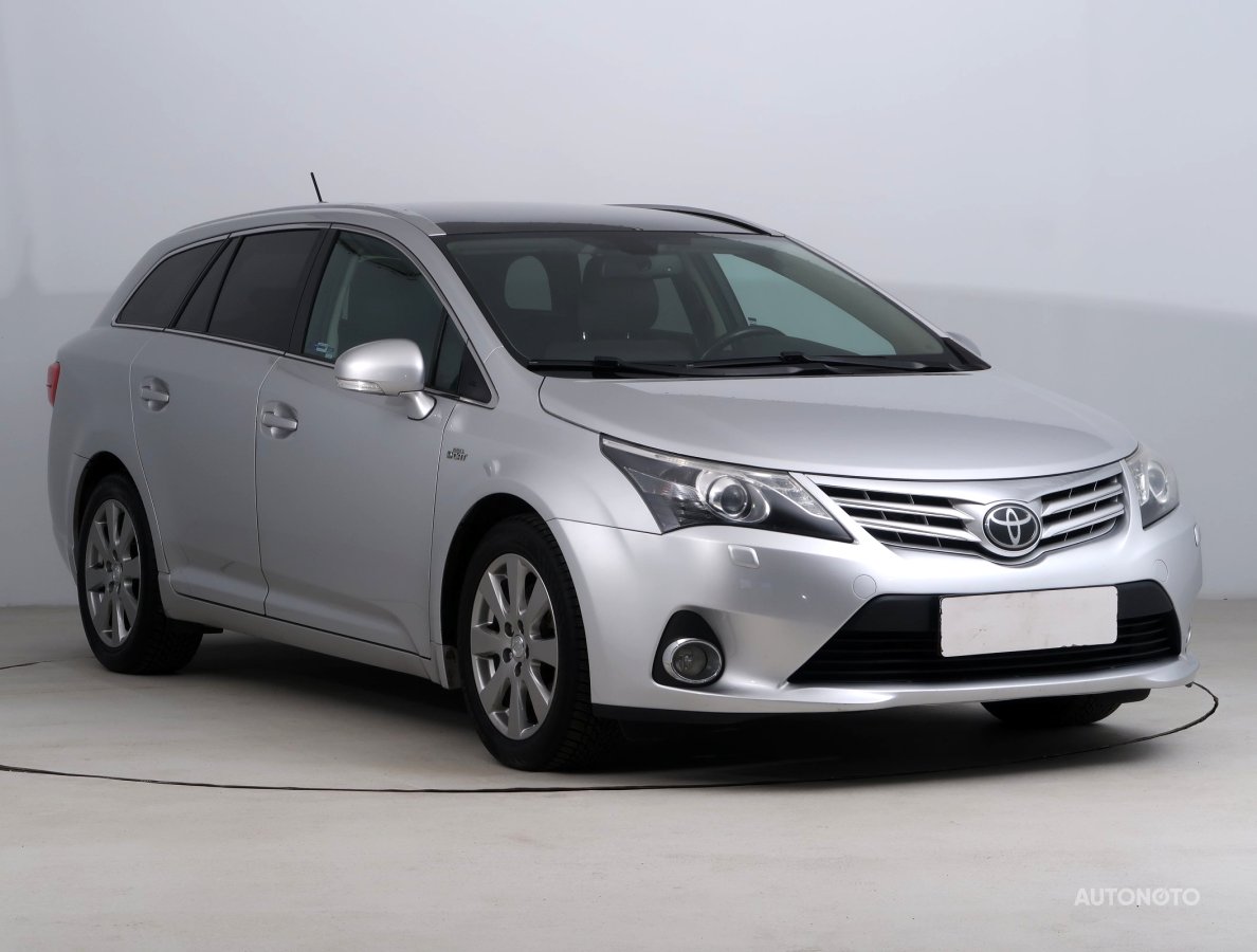Toyota Avensis, 2012 - celkový pohled