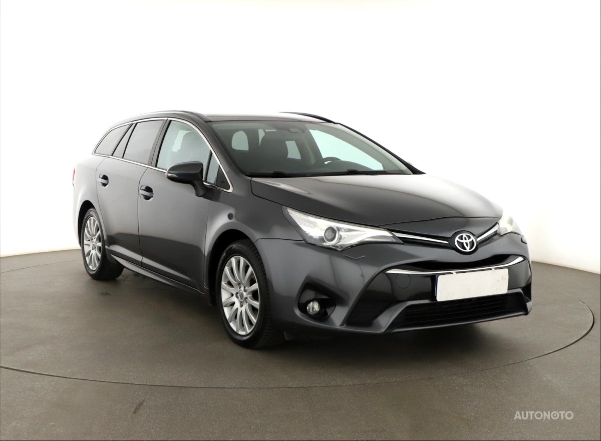 Toyota Avensis, 2016 - celkový pohled