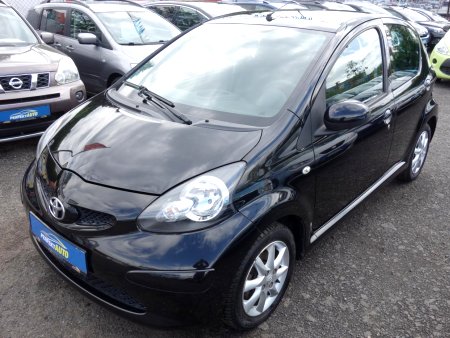 Toyota Aygo 1.0i úsporný vůz