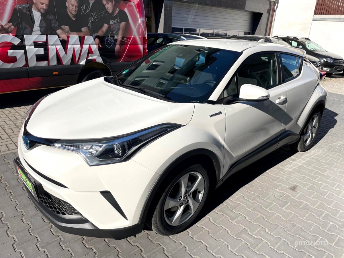 Toyota C-HR, 2017 - pohled č. 3