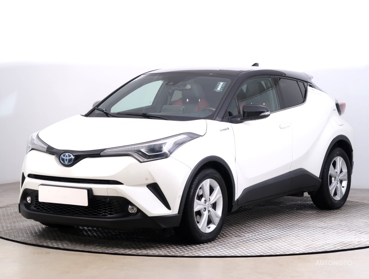 Toyota C-HR, 2018 - pohled č. 3