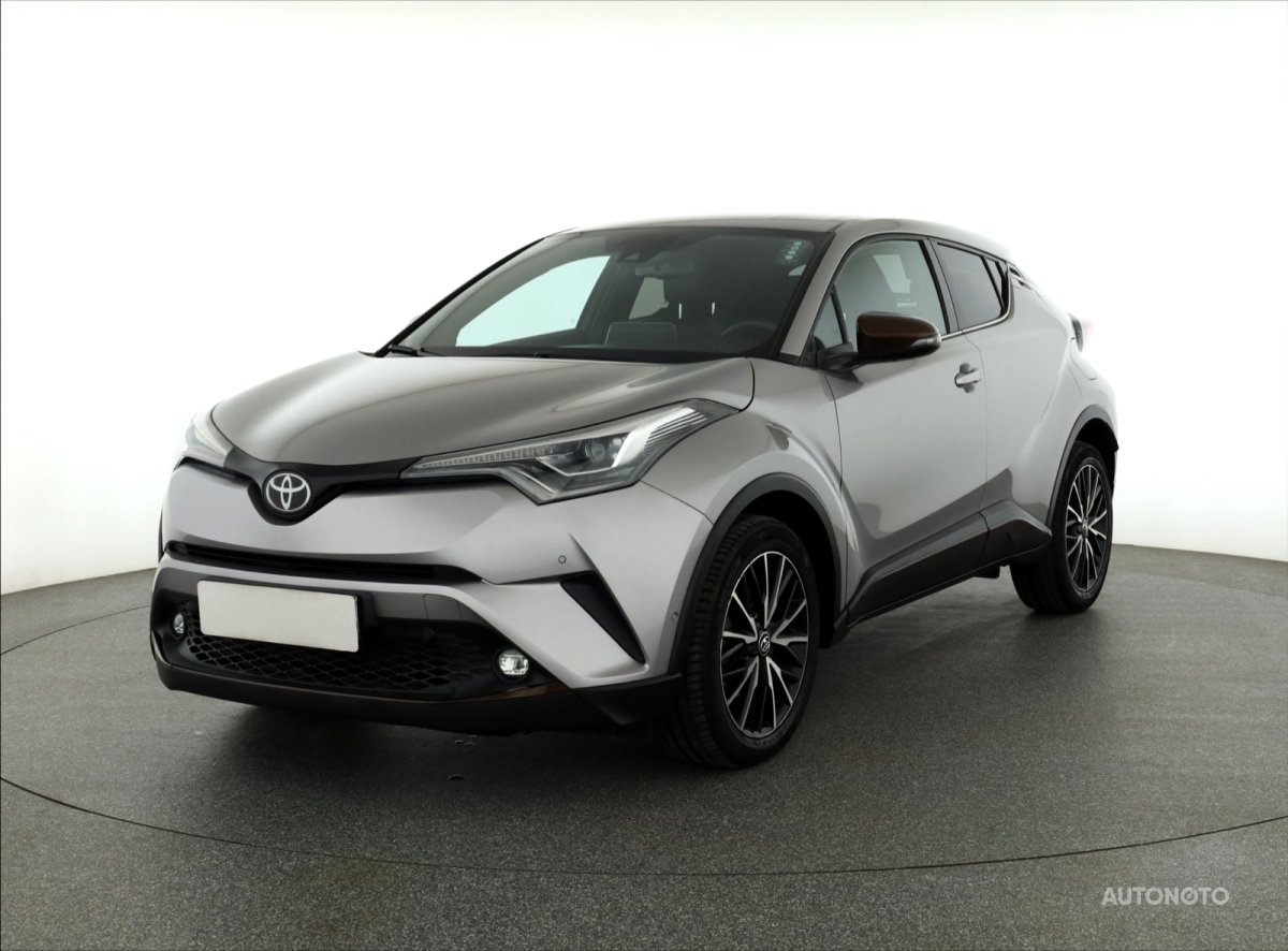 Toyota C-HR, 2018 - pohled č. 3