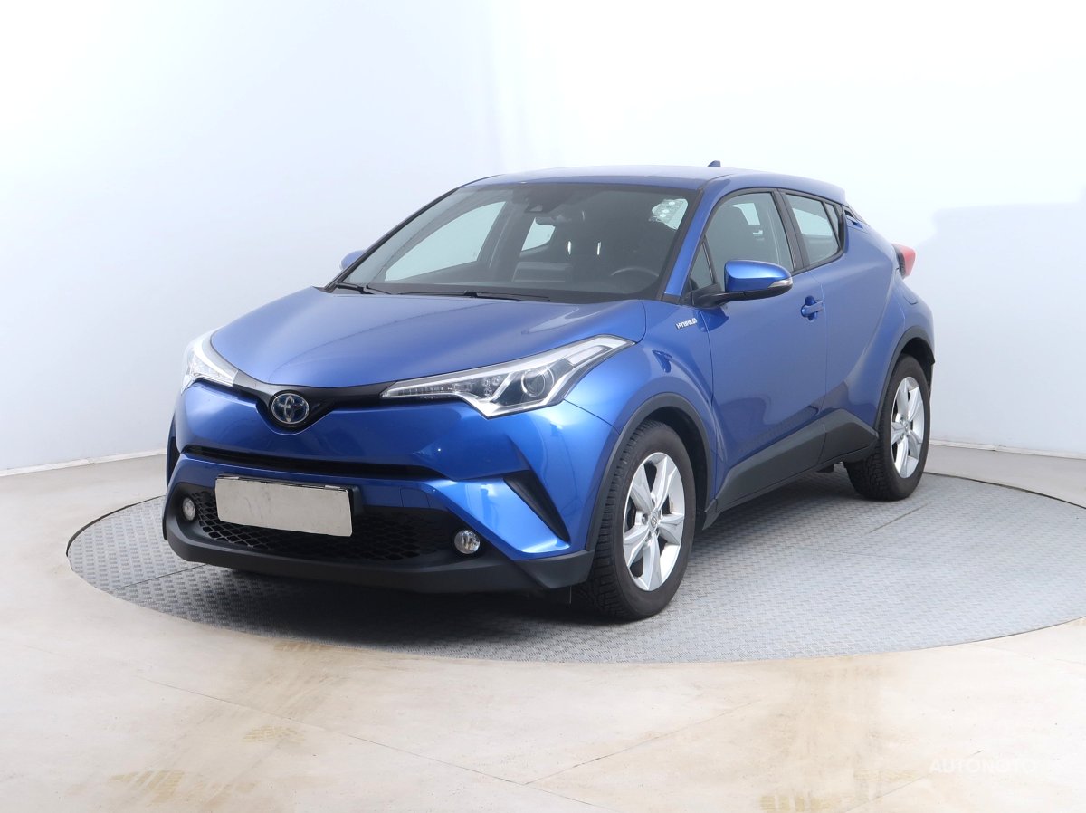 Toyota C-HR, 2018 - pohled č. 3
