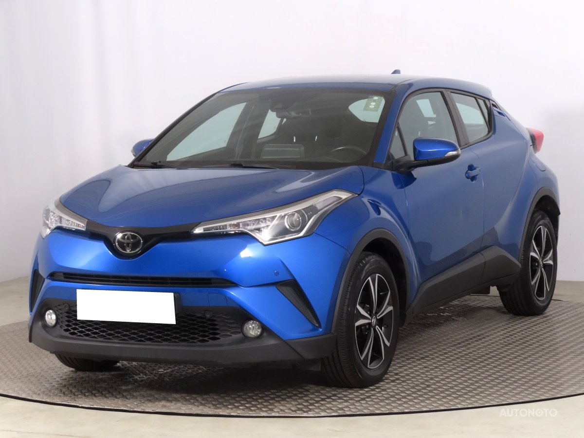 Toyota C-HR, 2018 - pohled č. 3