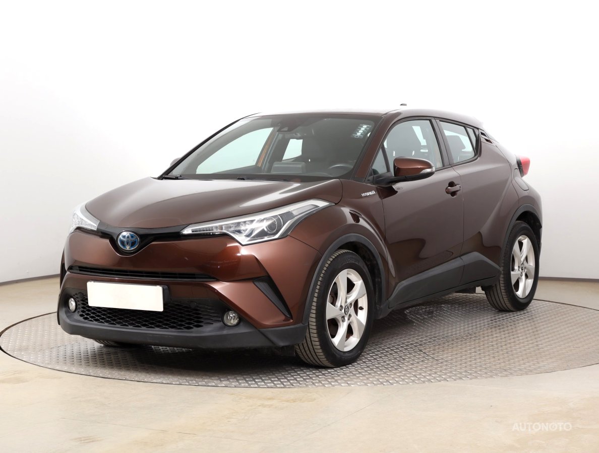 Toyota C-HR, 2018 - pohled č. 3