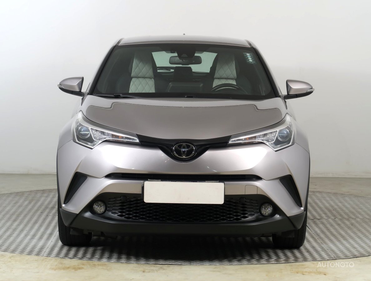 Toyota C-HR, 2018 - pohled č. 2