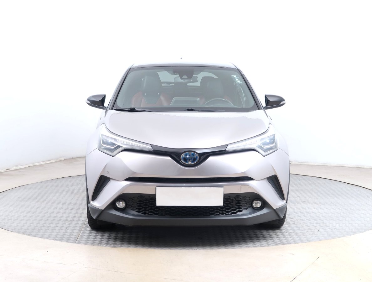 Toyota C-HR, 2018 - pohled č. 2