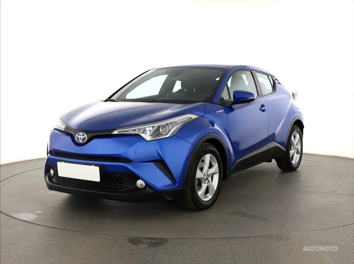 Toyota C-HR, 2018 - pohled č. 3