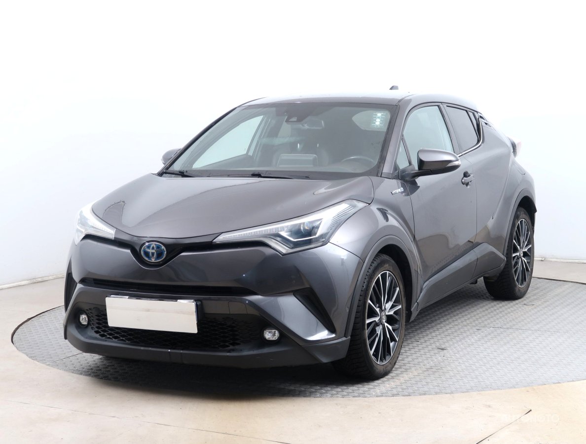 Toyota C-HR, 2017 - pohled č. 3