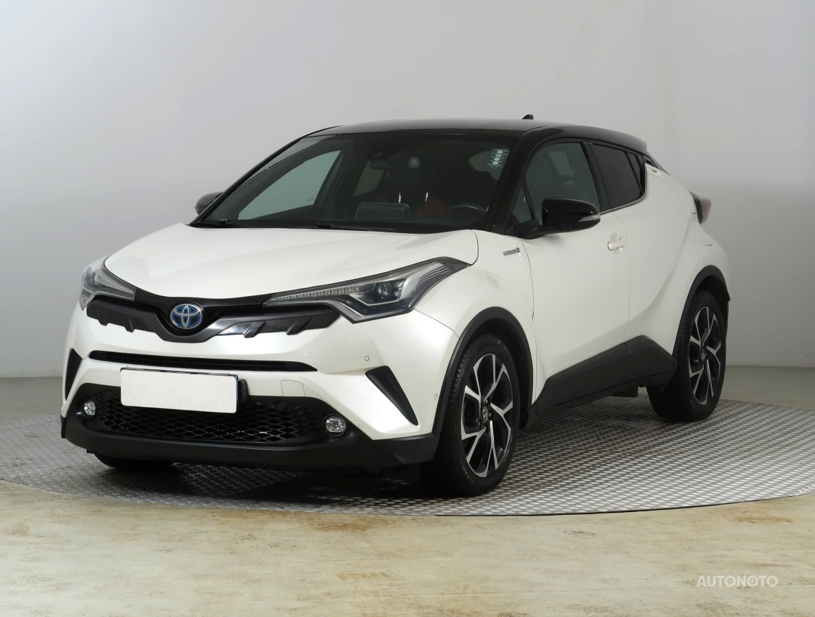Toyota C-HR, 2018 - pohled č. 3