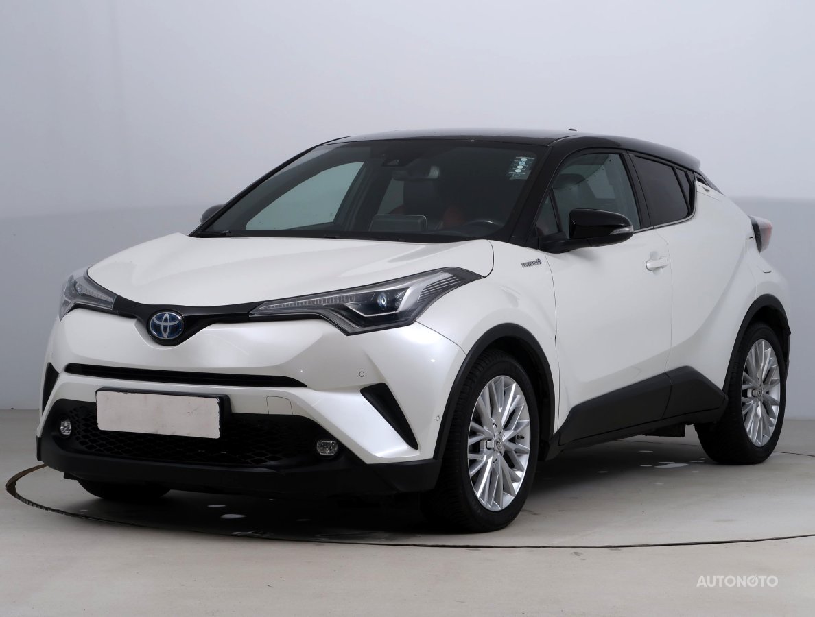 Toyota C-HR, 2018 - pohled č. 3