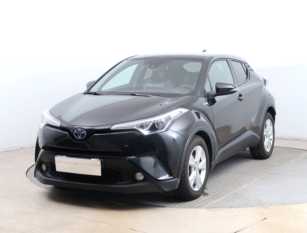 Toyota C-HR, 2018 - pohled č. 3