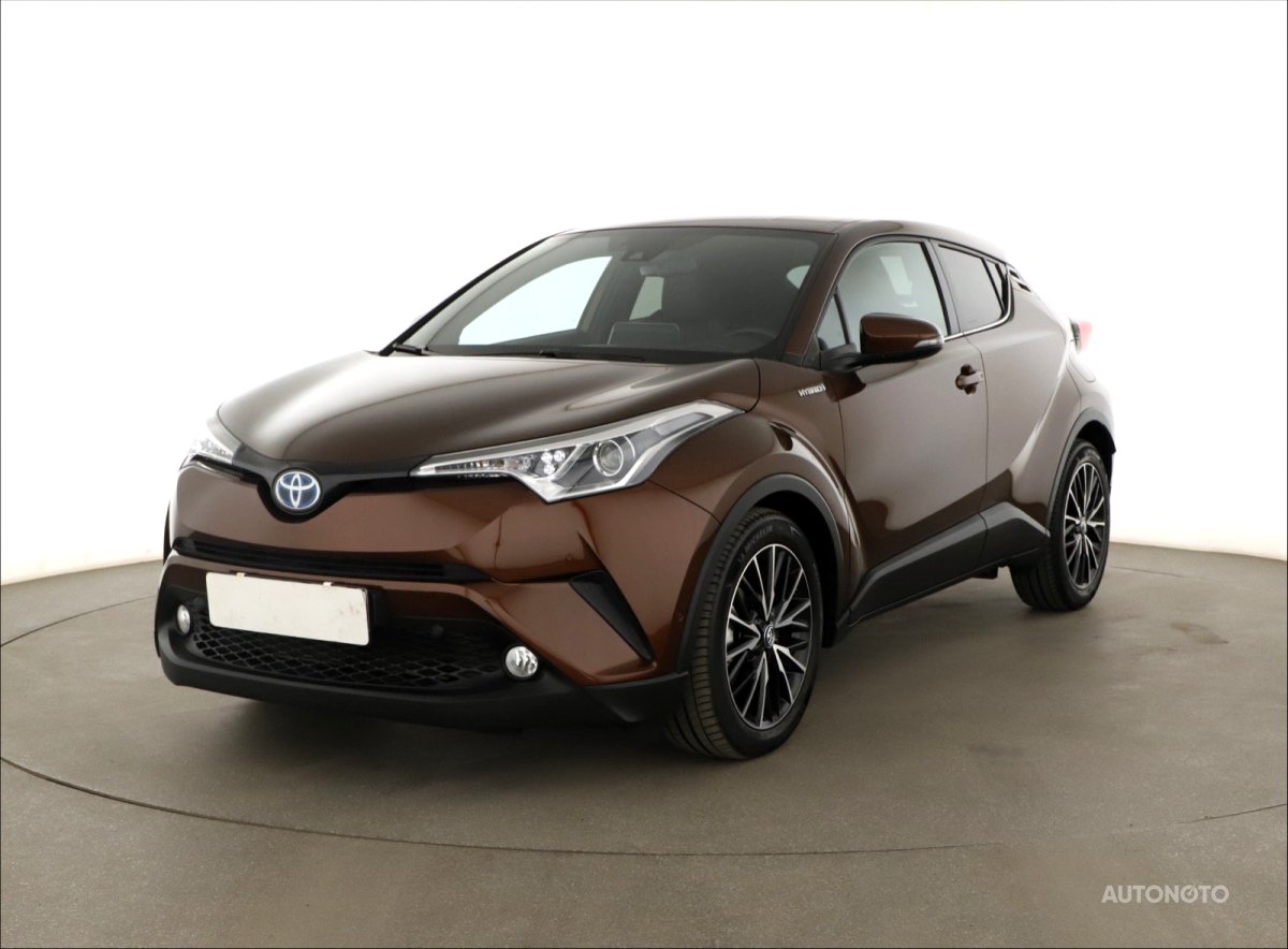 Toyota C-HR, 2017 - pohled č. 3