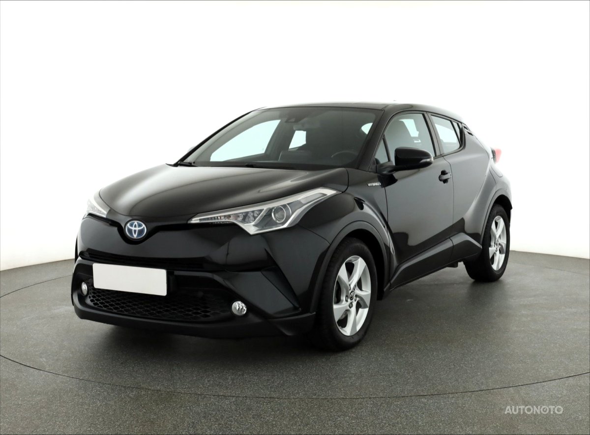 Toyota C-HR, 2017 - pohled č. 3