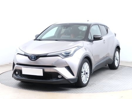 Toyota C-HR, 2018 - pohled č. 3