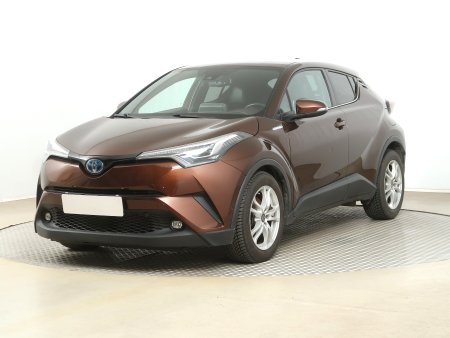 Toyota C-HR, 2017 - pohled č. 3