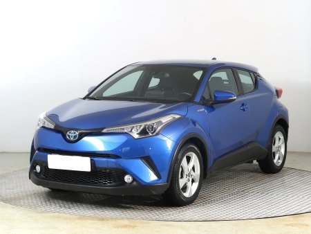 Toyota C-HR, 2018 - pohled č. 3
