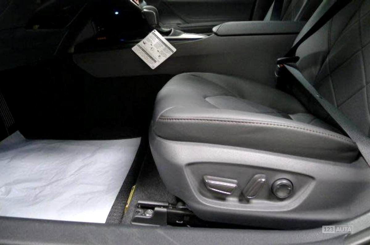 Toyota Camry, 2020 - pohled č. 10