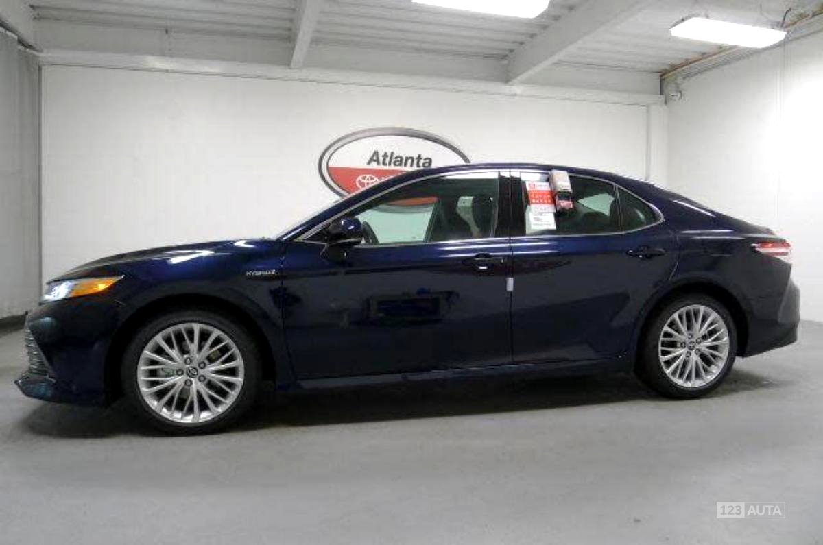 Toyota Camry, 2020 - pohled č. 2