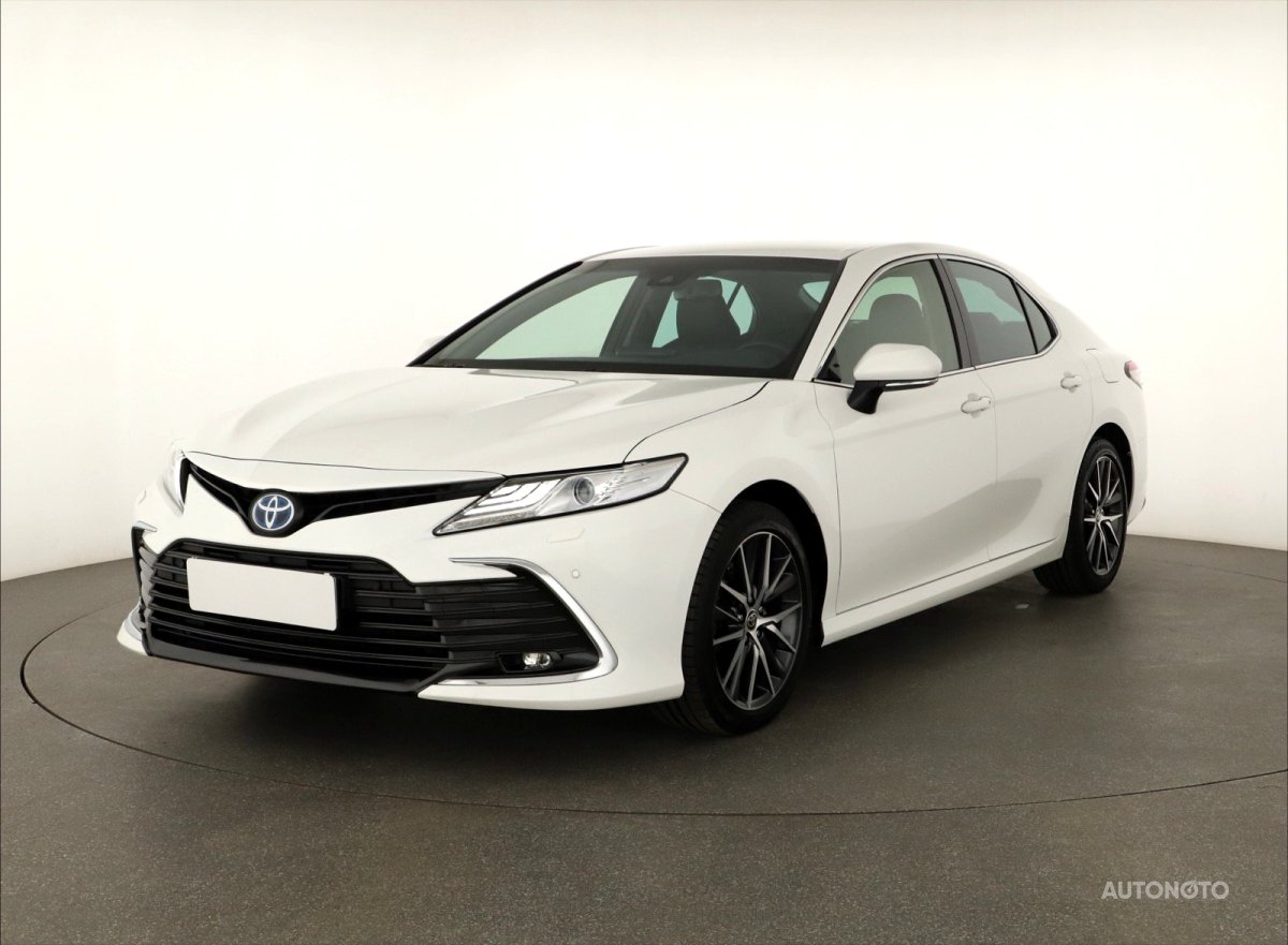 Toyota Camry, 2023 - pohled č. 3