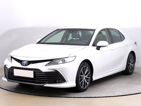 Toyota Camry, 2024 - pohled č. 3