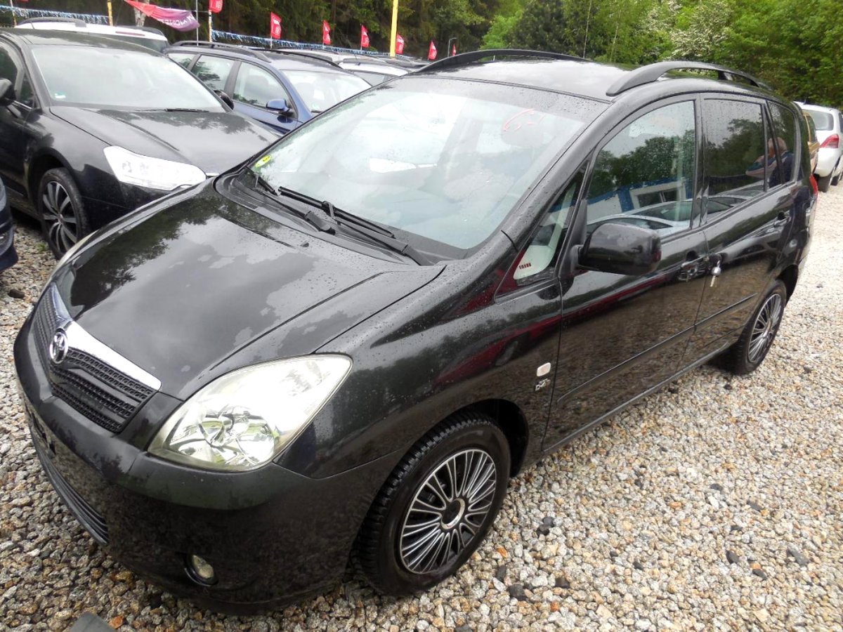 Toyota Corolla Verso, 2003 - celkový pohled