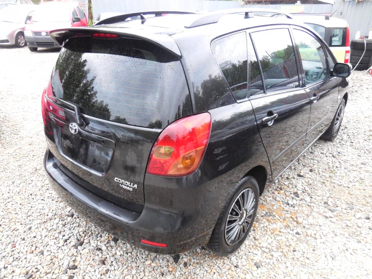 Toyota Corolla Verso, 2003 - pohled č. 3