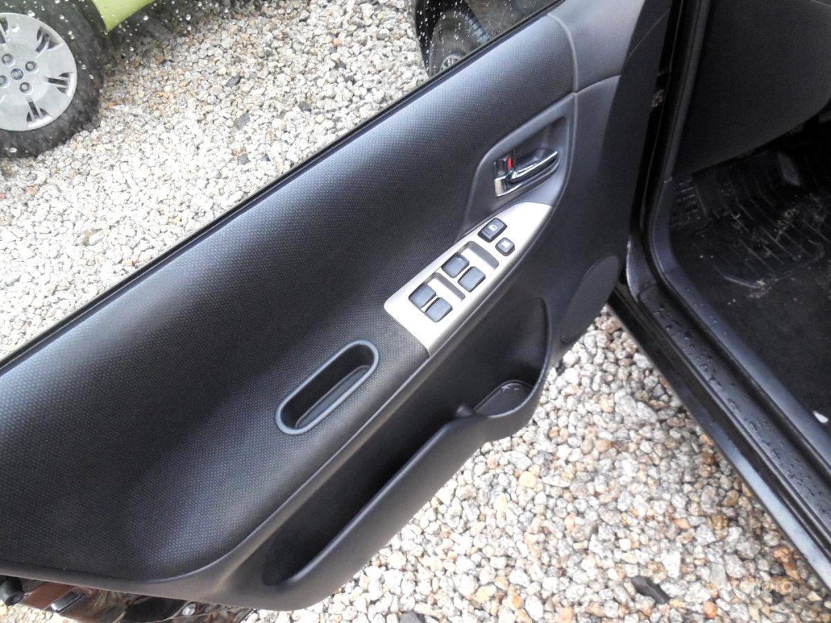 Toyota Corolla Verso, 2003 - pohled č. 6