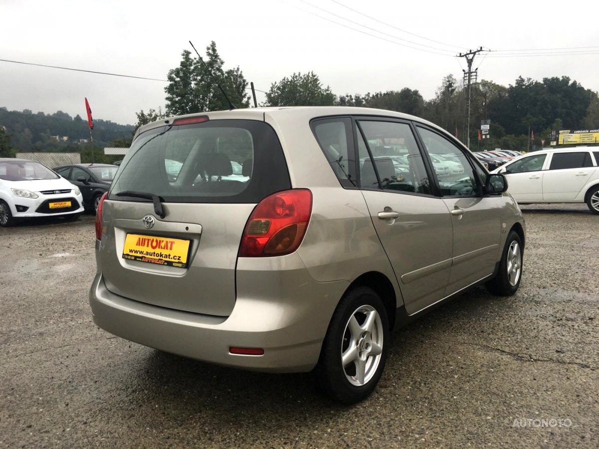 Toyota Corolla Verso, 2002 - pohled č. 2