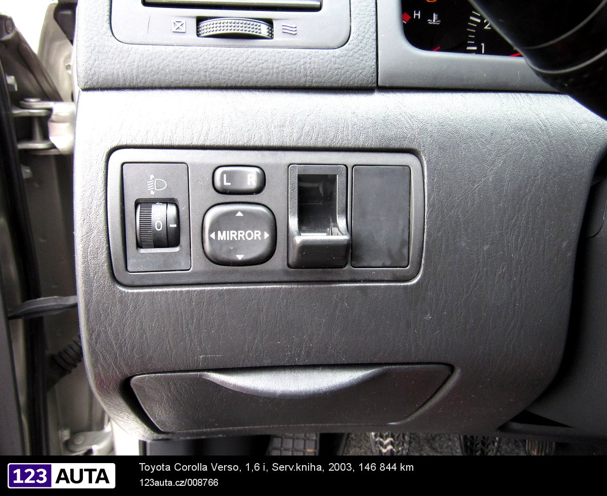 Toyota Corolla Verso, 2003 - pohled č. 19