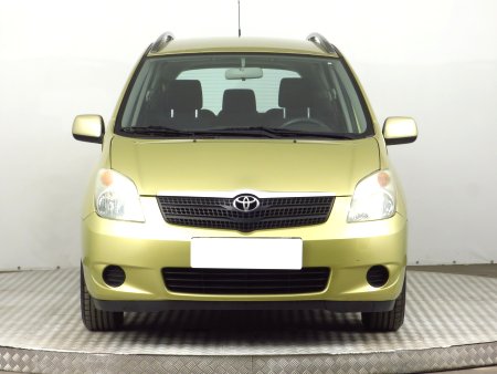 Toyota Corolla Verso, 2002 - pohled č. 2