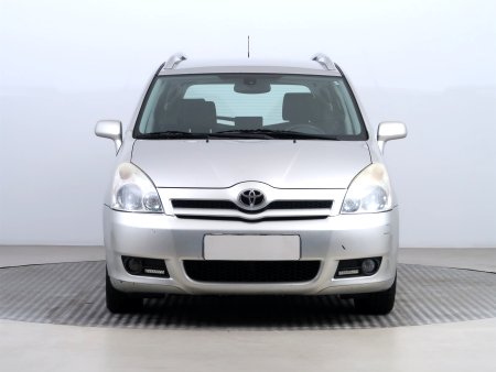 Toyota Corolla Verso, 2005 - pohled č. 2