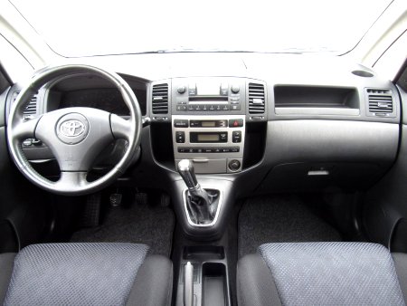 Toyota Corolla Verso, 2003 - pohled č. 13