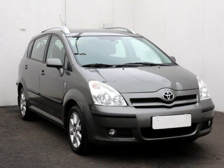 Toyota Corolla Verso, 2005