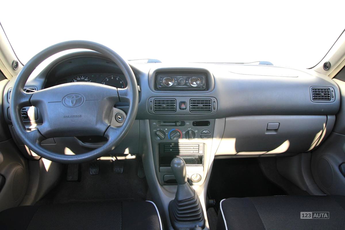 Toyota Corolla, 1999 - pohled č. 12