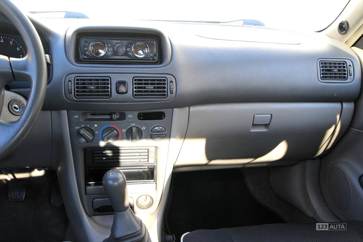 Toyota Corolla, 1999 - pohled č. 13