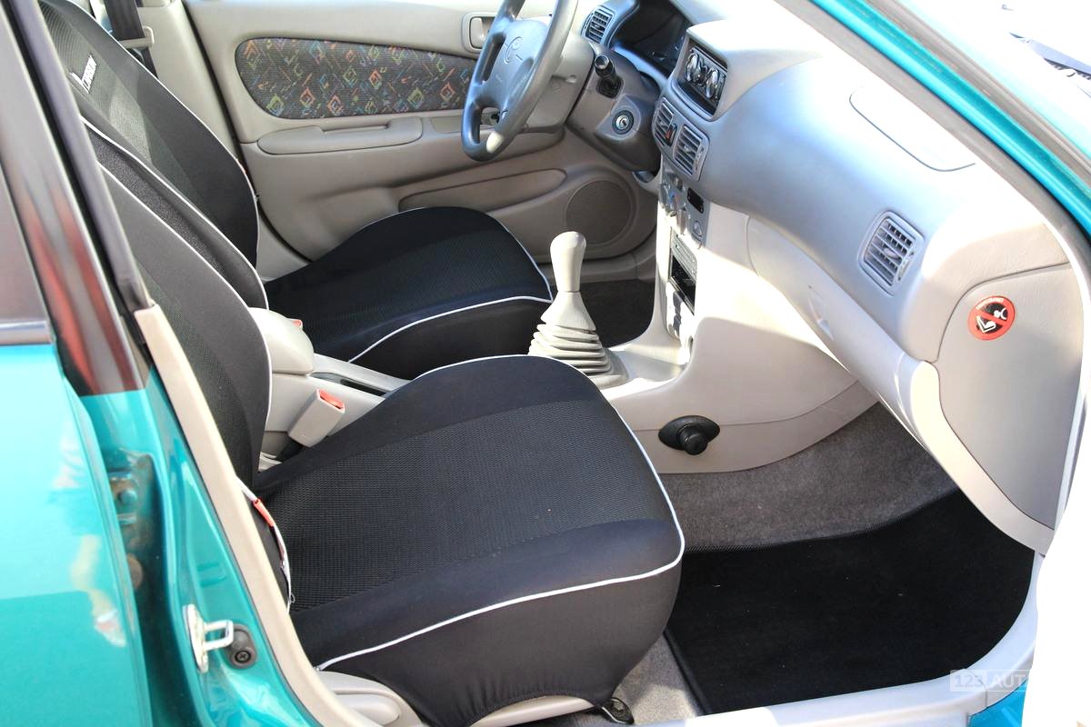 Toyota Corolla, 1999 - pohled č. 16