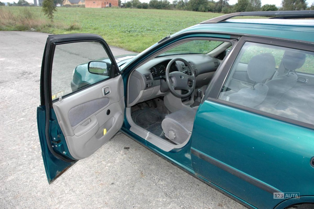 Toyota Corolla, 2001 - pohled č. 10