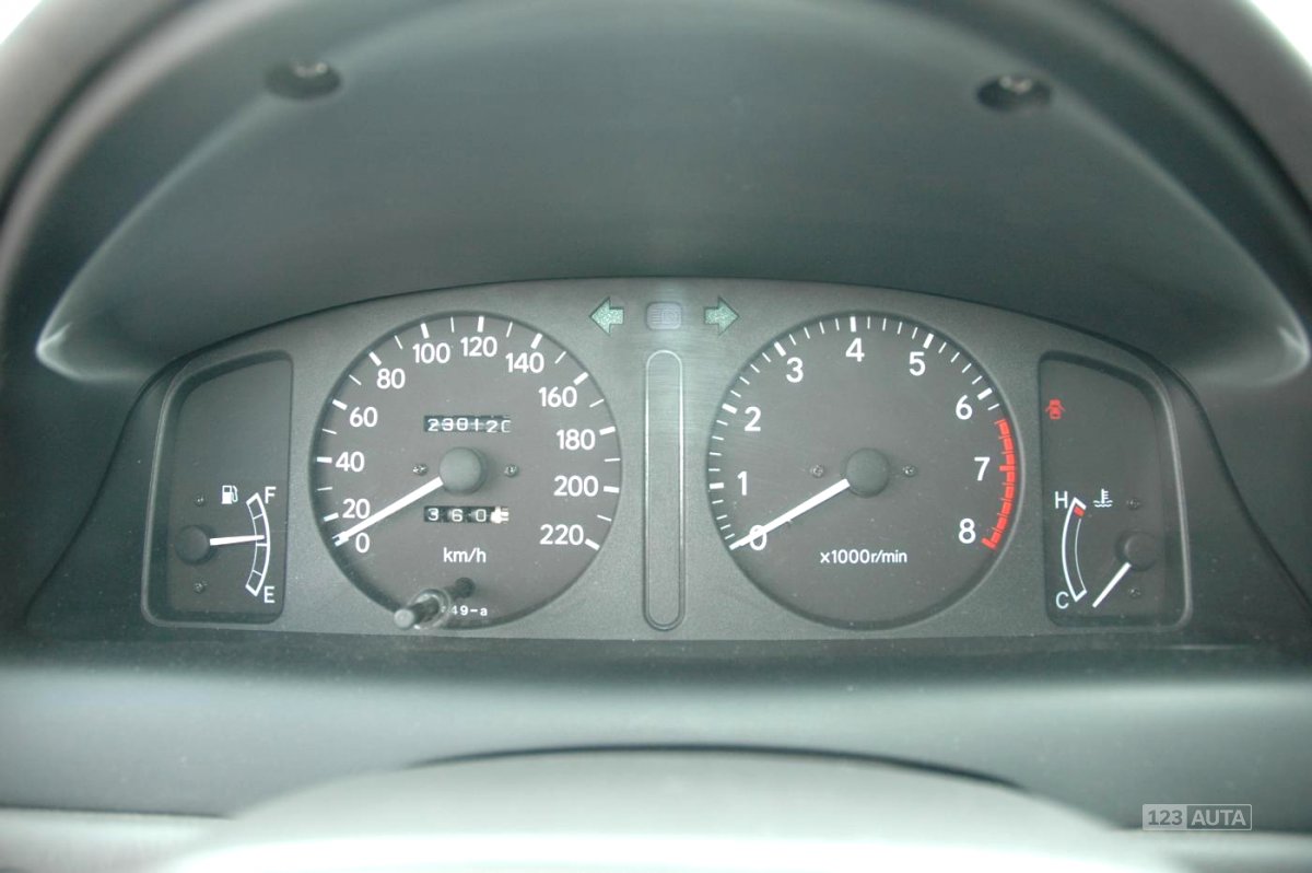 Toyota Corolla, 2001 - pohled č. 13