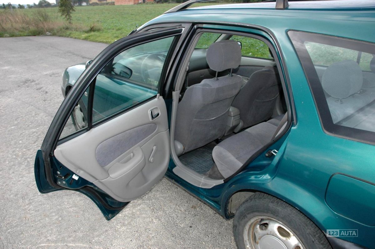 Toyota Corolla, 2001 - pohled č. 17