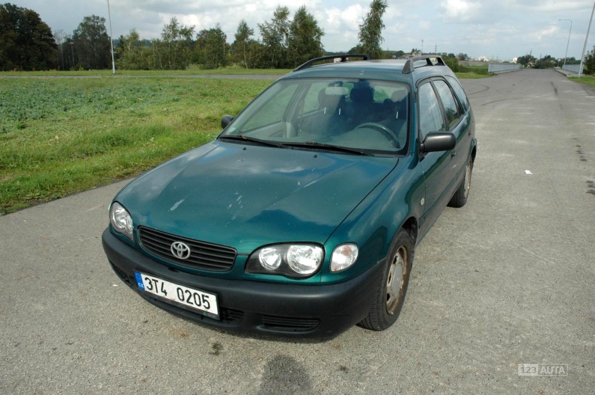 Toyota Corolla, 2001 - pohled č. 2