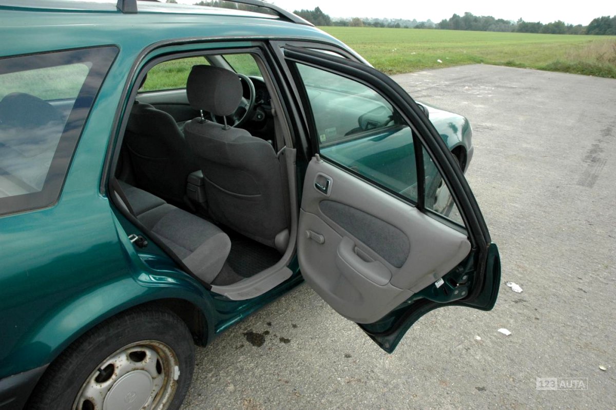 Toyota Corolla, 2001 - pohled č. 23