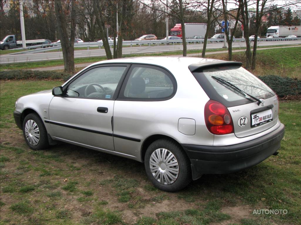 Toyota Corolla, 2001 - pohled č. 2