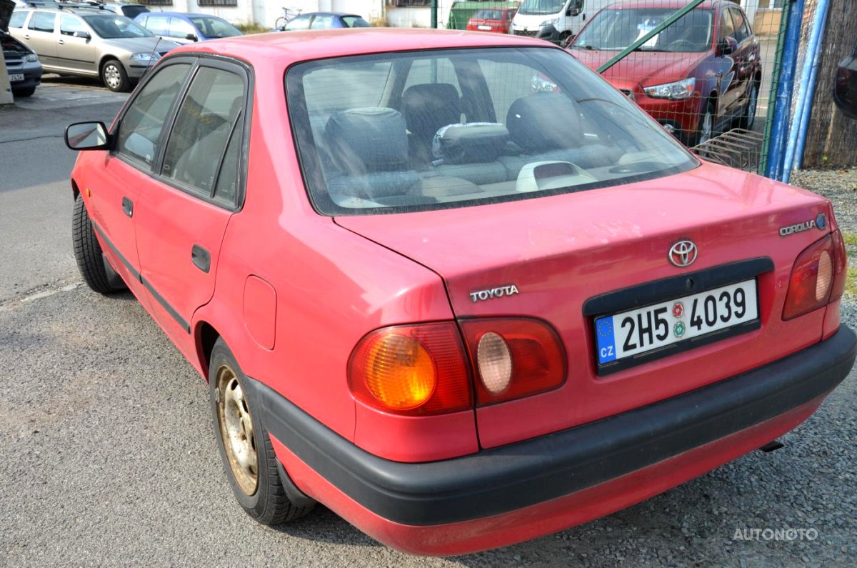 Toyota Corolla, 1998 - pohled č. 3