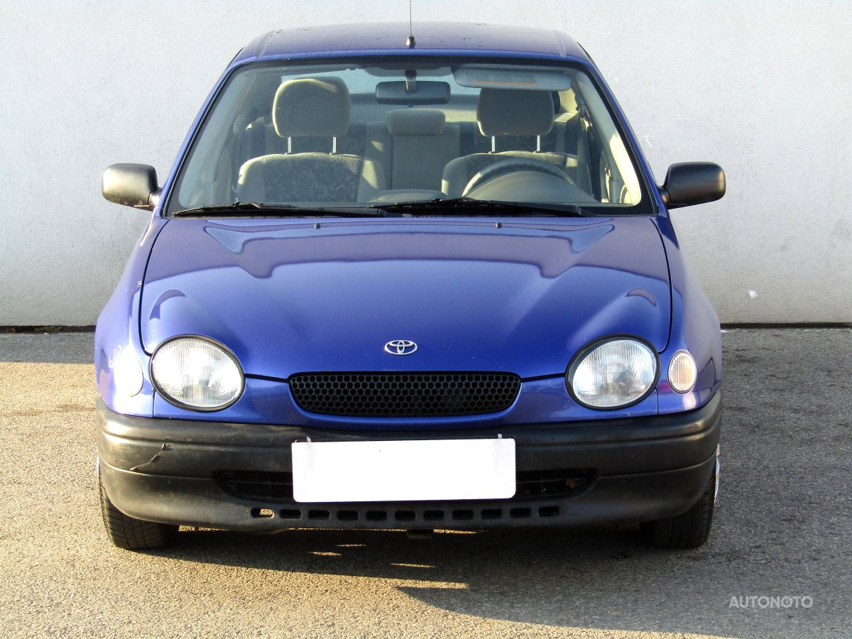 Toyota Corolla, 1999 - pohled č. 2