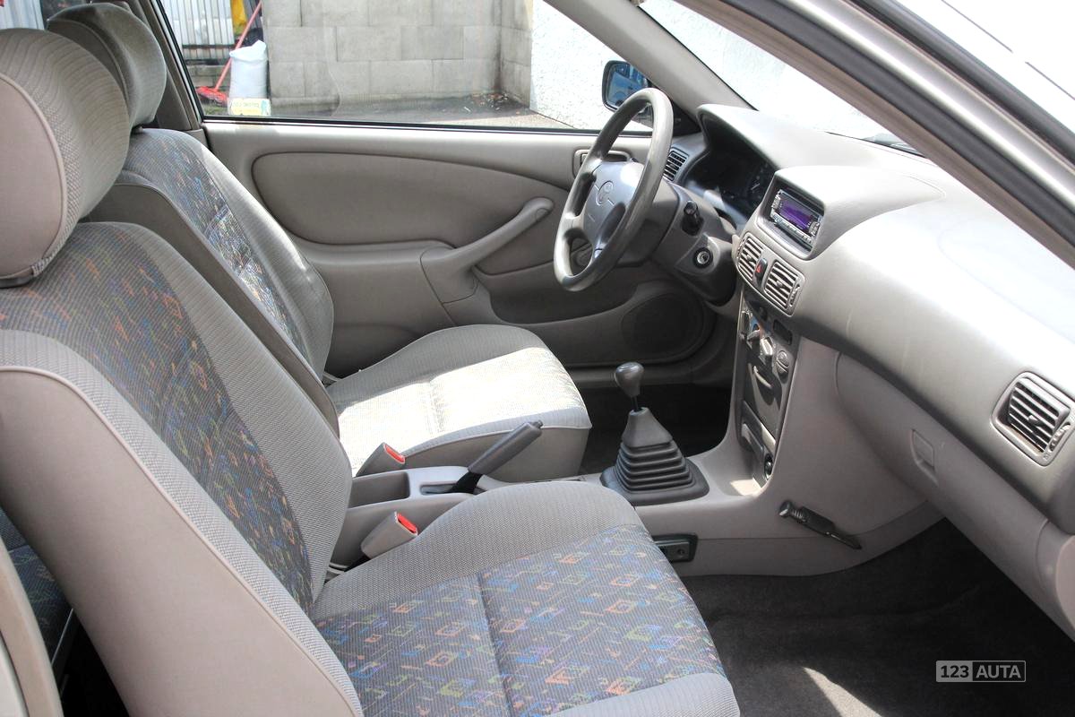 Toyota Corolla, 1998 - pohled č. 13
