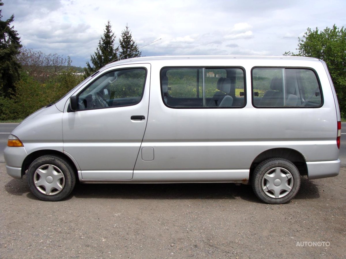 Toyota Hi-Ace, 2000 - pohled č. 2