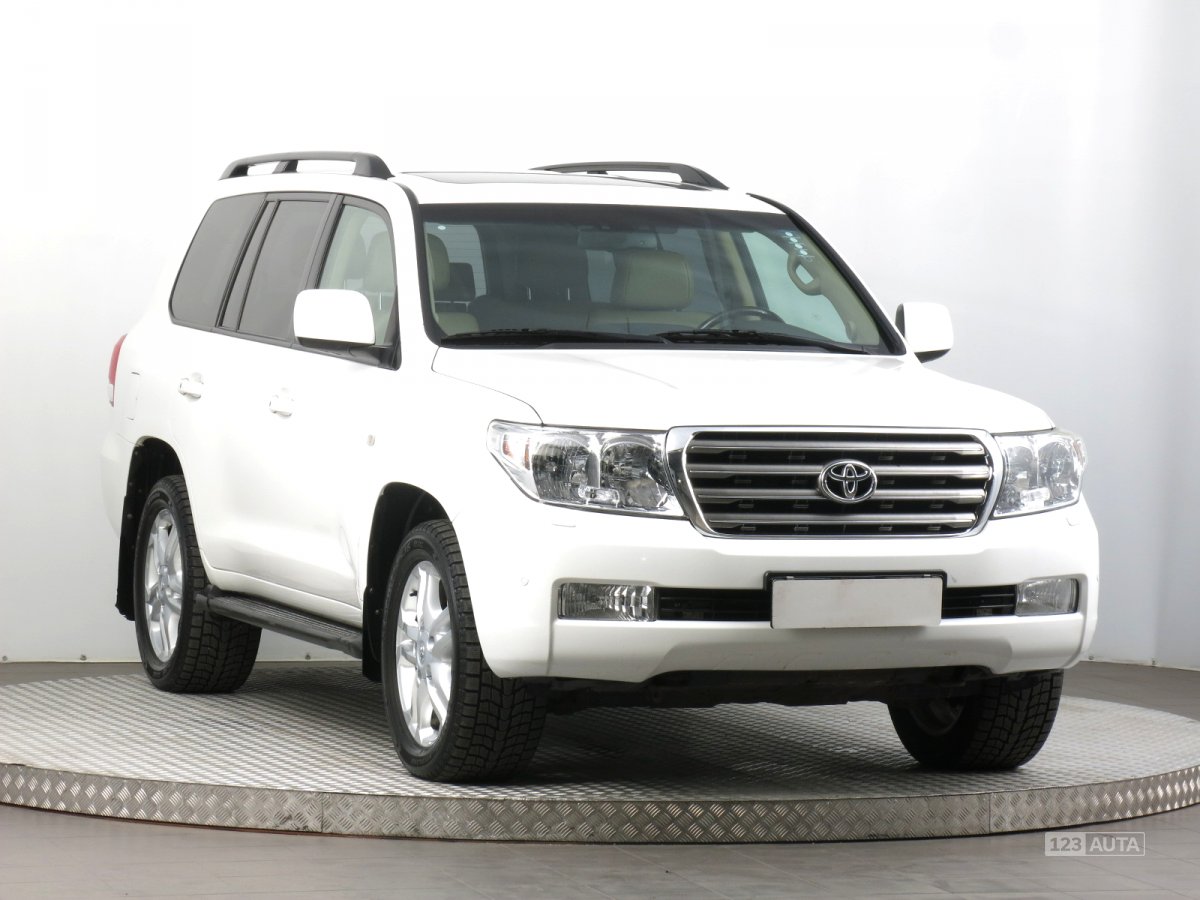 Toyota Land Cruiser V8, 2010 - celkový pohled